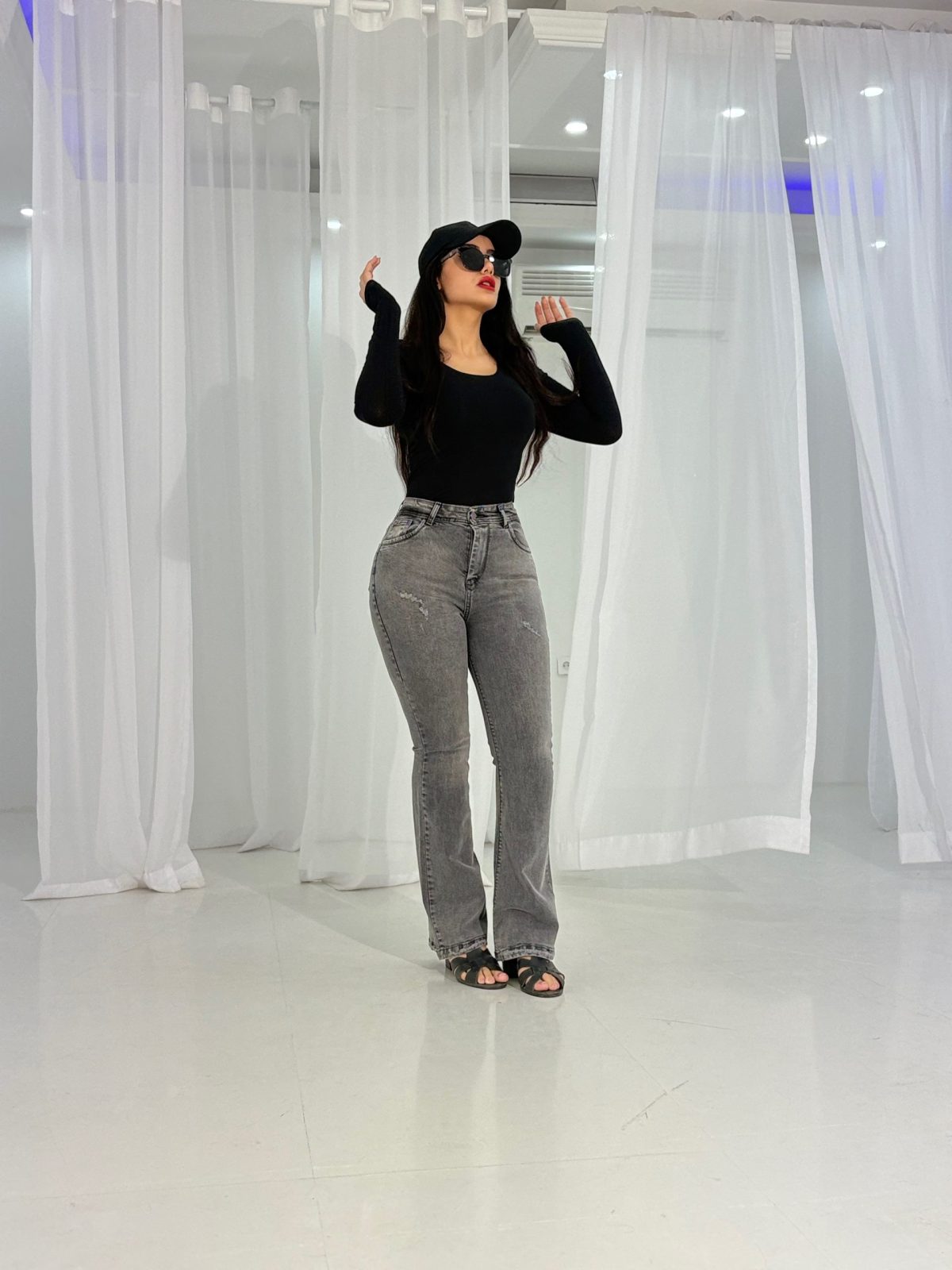 شلوار جین زنانه کشی مدل بوت کات رنگ طوسی - Image 2