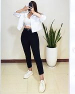 شلوار جین زنانه پارچه ای کرپ مدل مام فیت رنگ مشکی - Image 4